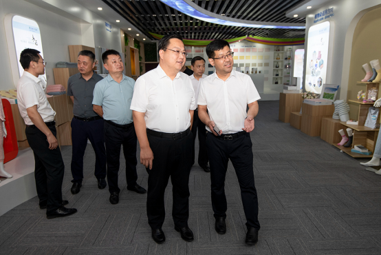 A1 名酒进名企丨古贝春走进德州恒丰集团362.png